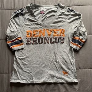Grey broncos crop sleeve!